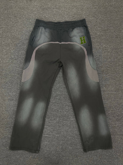 HARDA CITY “WORLD WIDE” Sweatpants

Built for those who move different.
