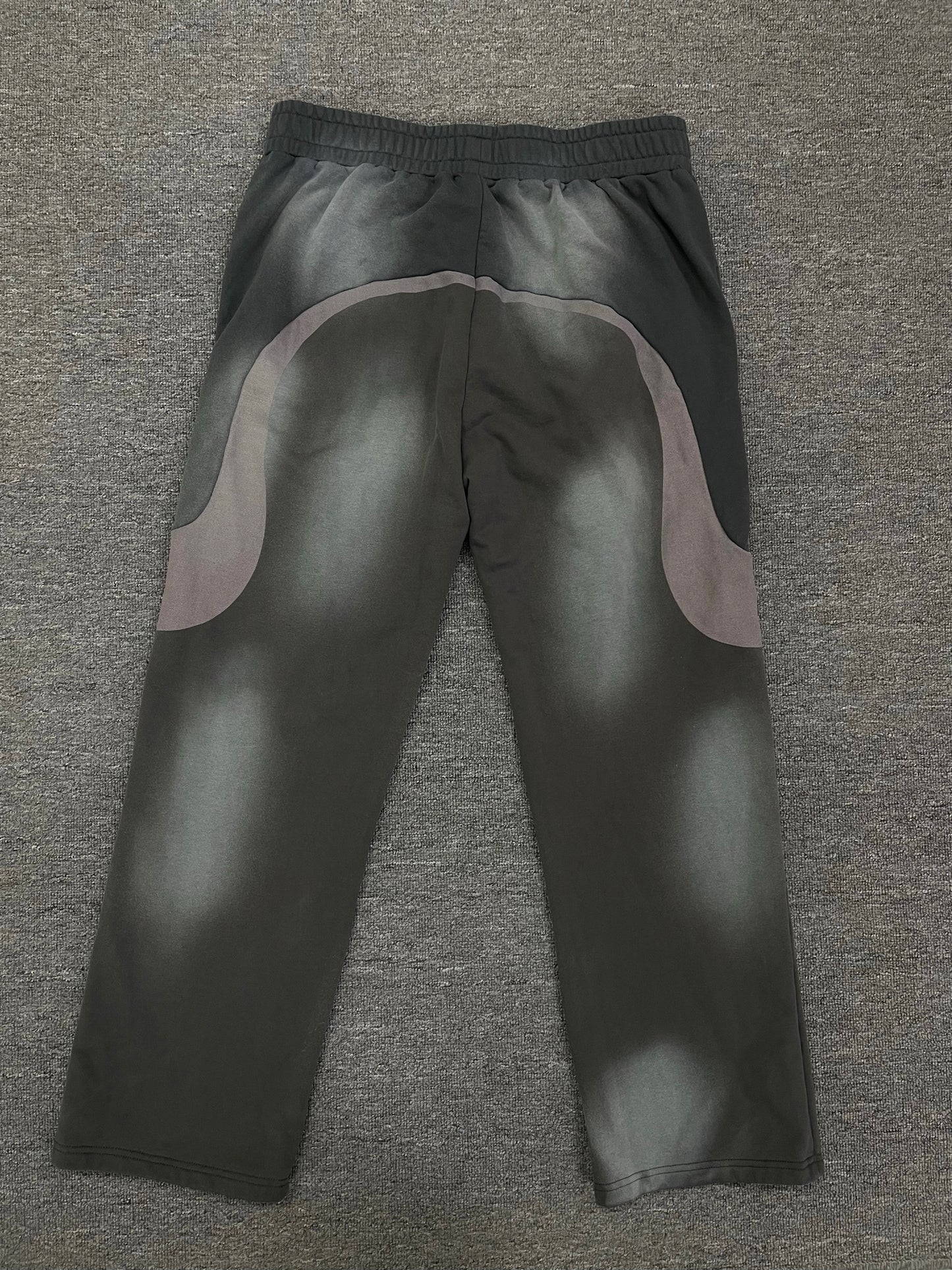 HARDA CITY “WORLD WIDE” Sweatpants

Built for those who move different.