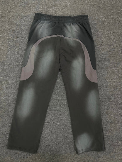 HARDA CITY “WORLD WIDE” Sweatpants

Built for those who move different.